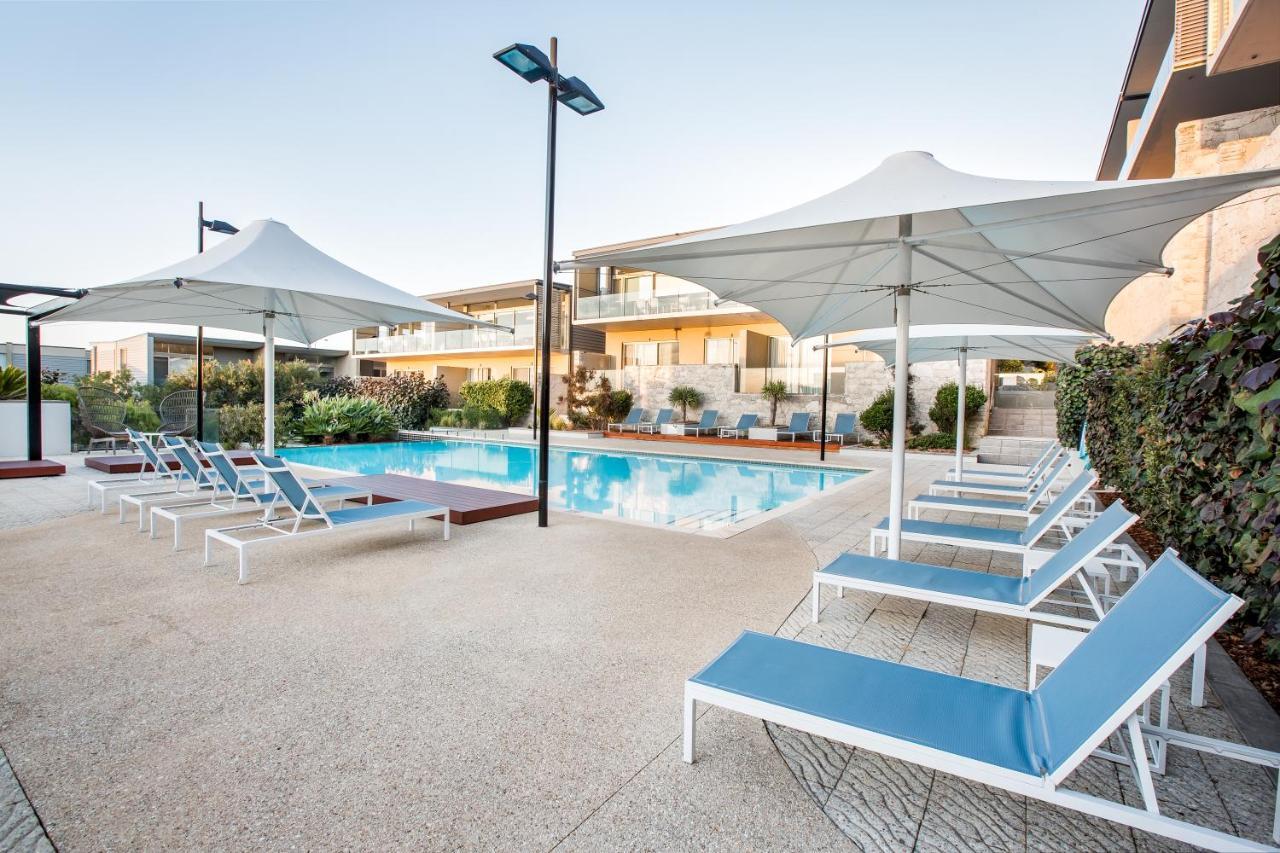 สมิธส์ บีช รีสอร์ท ยัลลิงอัพ ภายนอก รูปภาพ The pool at the hotel