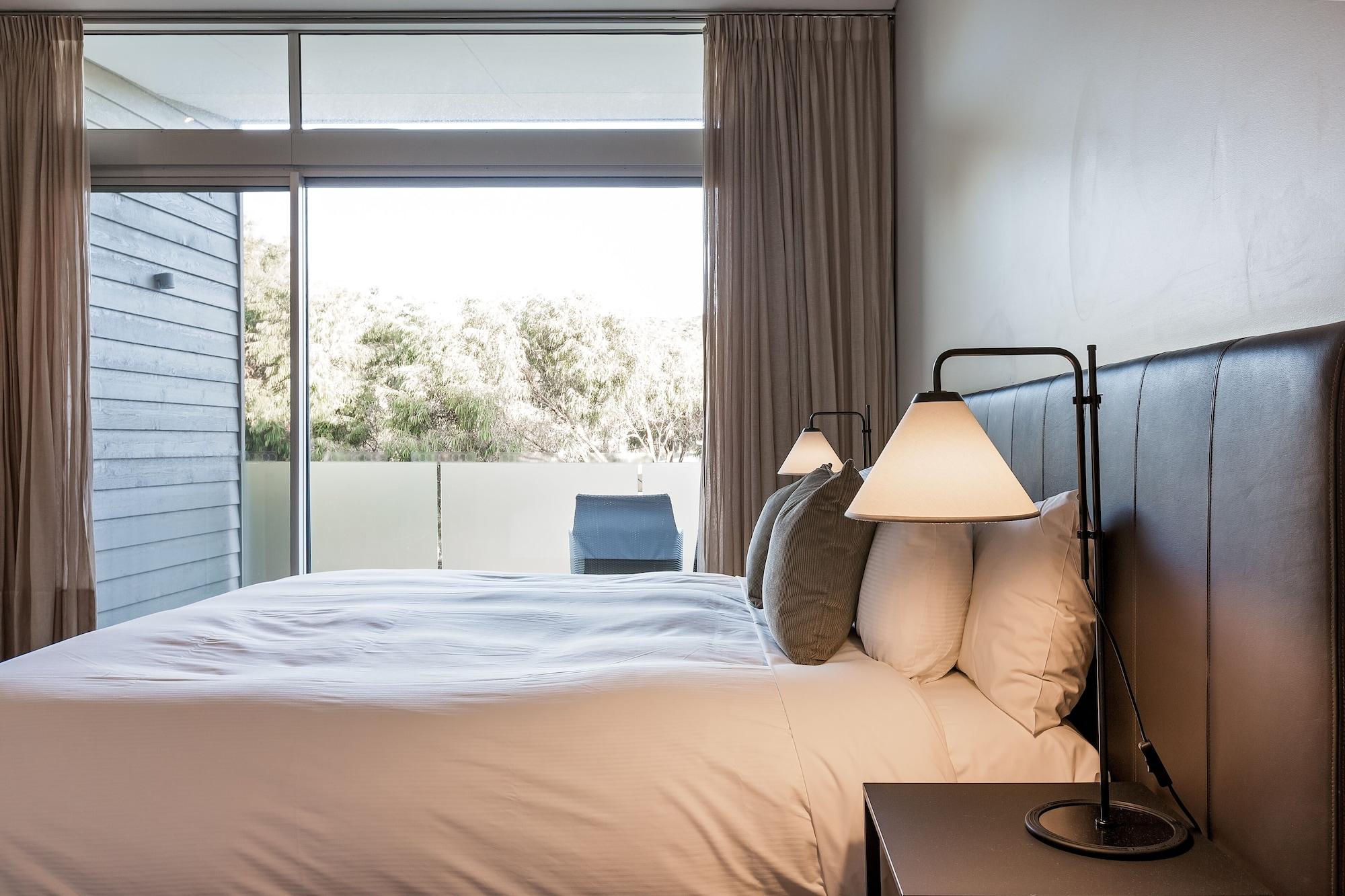 สมิธส์ บีช รีสอร์ท ยัลลิงอัพ ภายนอก รูปภาพ A bedroom at the Hotel